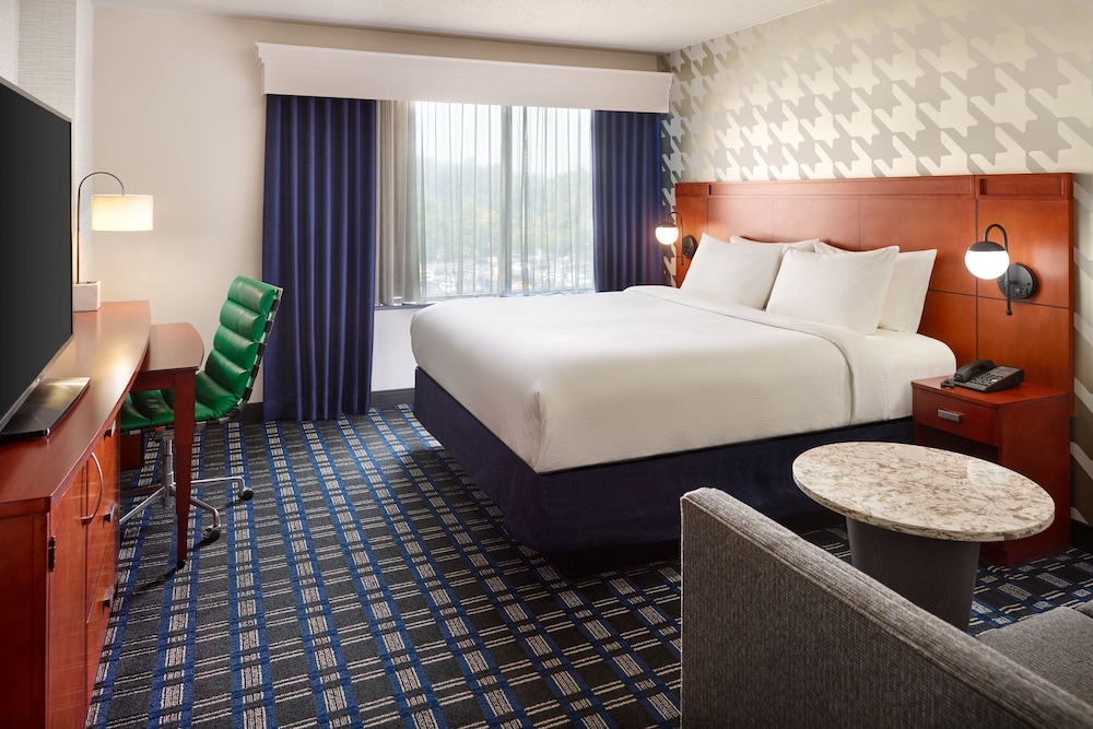 Courtyard by Marriott Arlington Crystal City/Reagan National