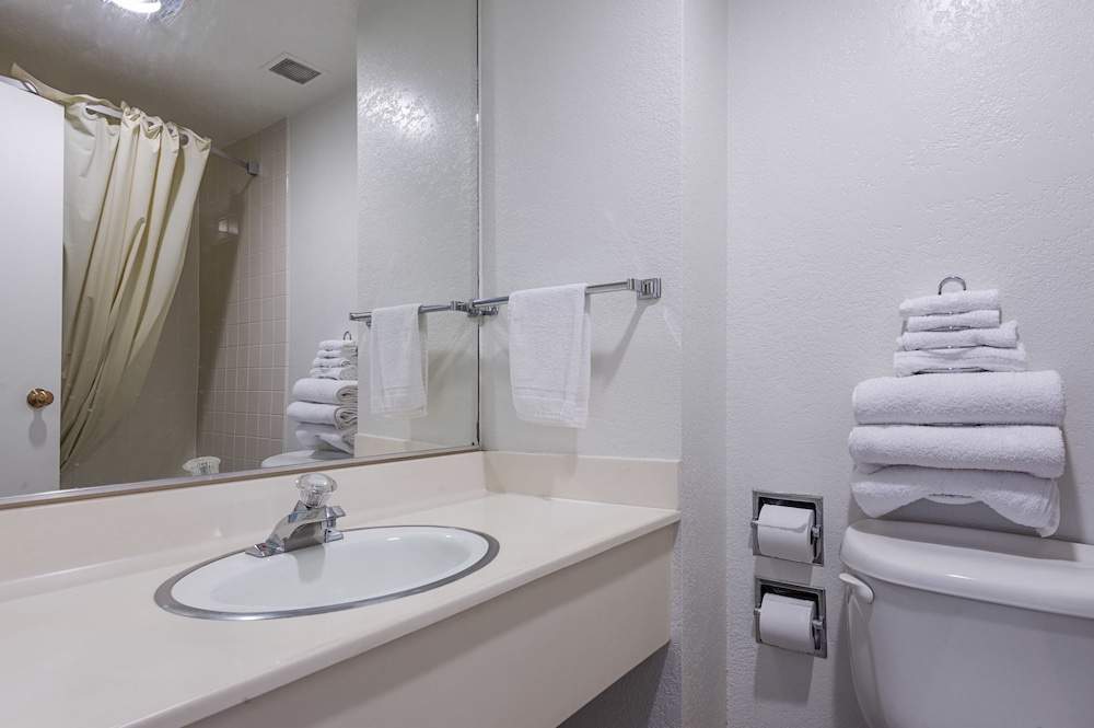 Motel 6 Waterloo, IA - Crossroads Mall - Cedar Falls