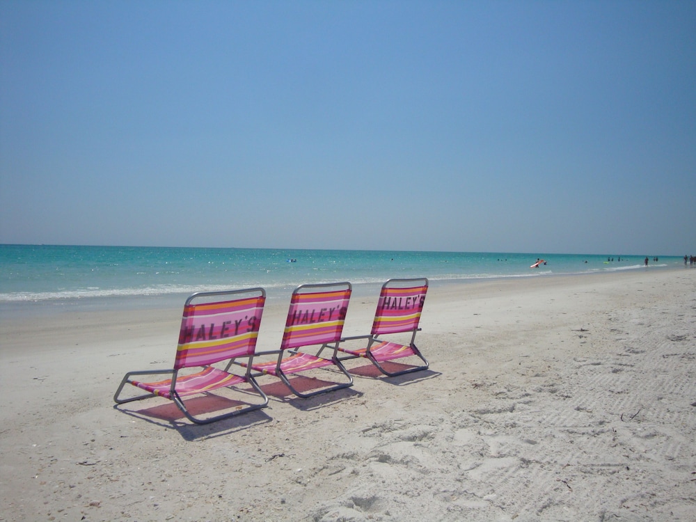 Haley's at The Anna Maria Island Inn