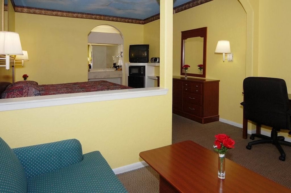 Scottish Inn & Suites — фото 3