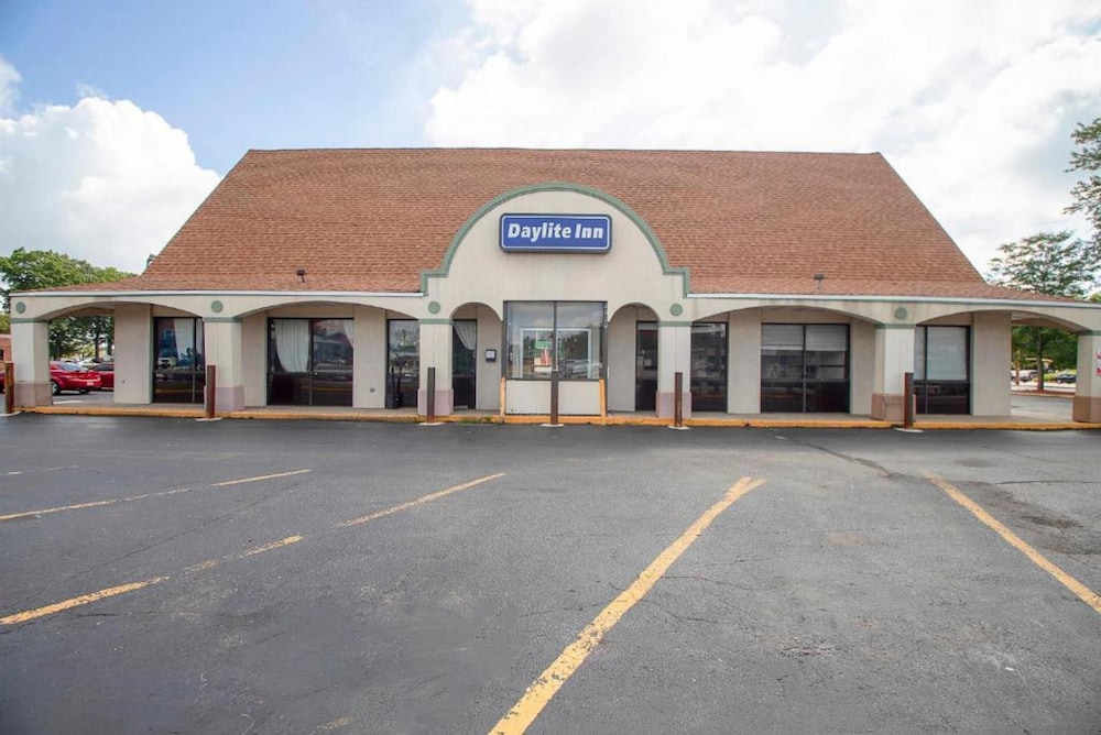 Hotel O Daylight Inn Elkhart I-90, In