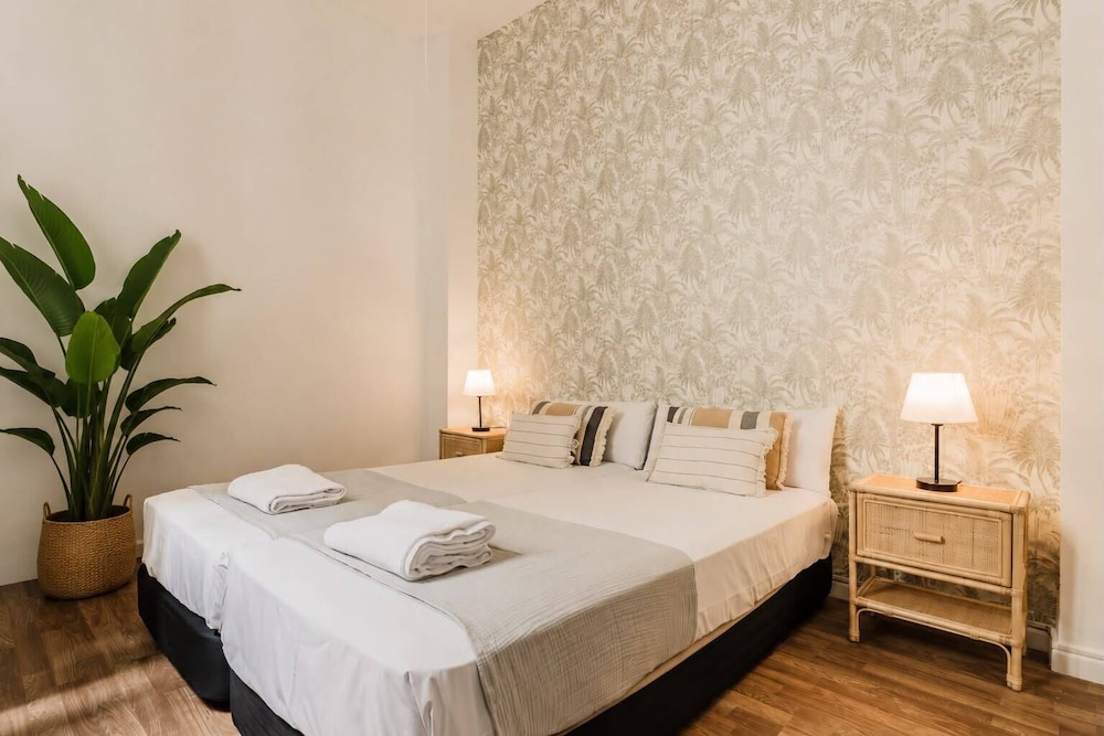Valencia Luxury - Malvarrosa Beach