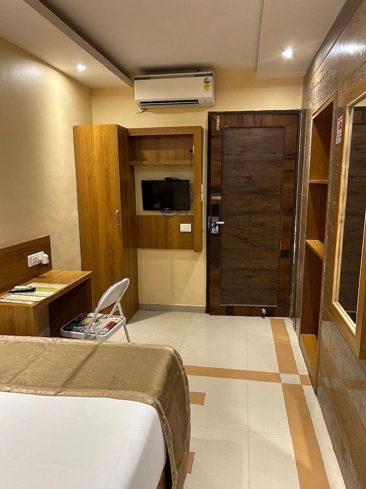 Hotel BKC Mannat — фото 2