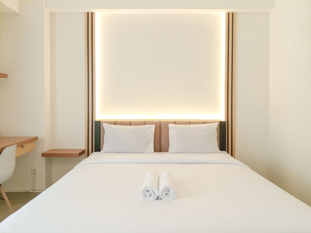 Cozy Stay Studio Room At Altuz Seturan Yogyakarta Apartment