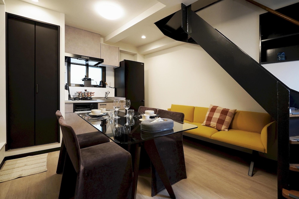 Penthouse 1-bedroom Flat in Hiroo Shibuya