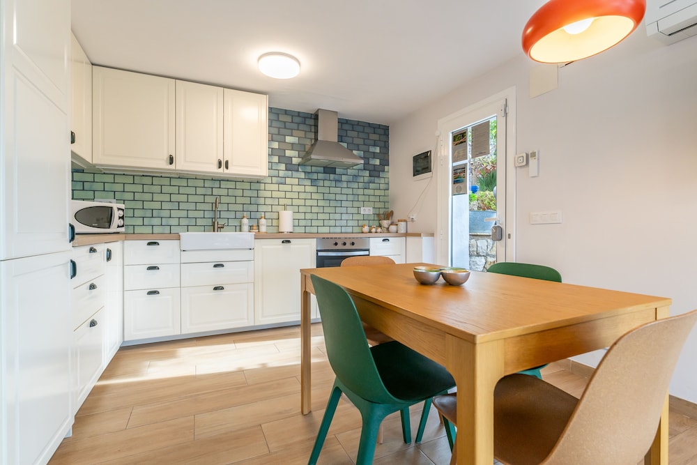 Designer Luxury Two Bedroom Apartment