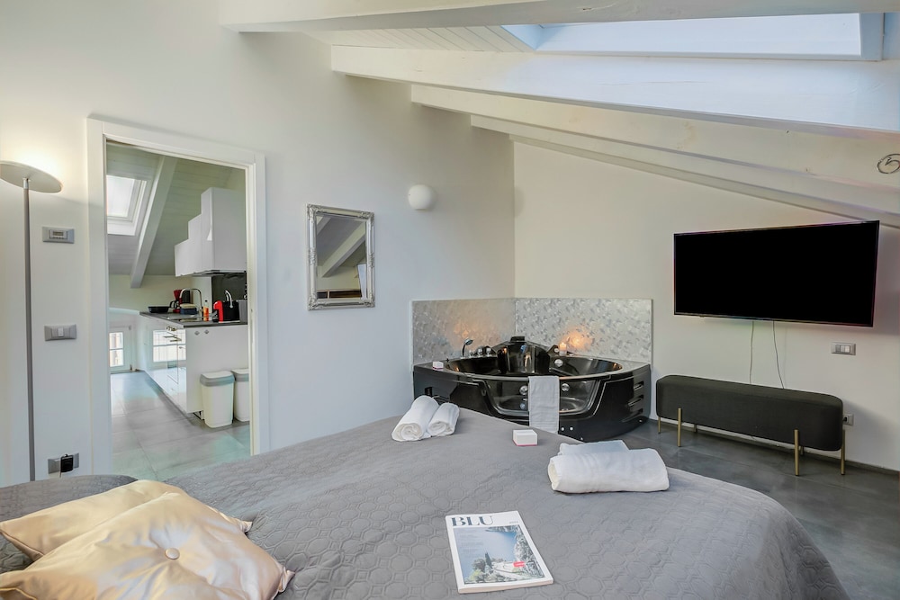 Loft & Jacuzzi — фото 3