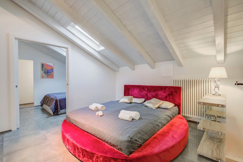 Loft & Jacuzzi — фото 2
