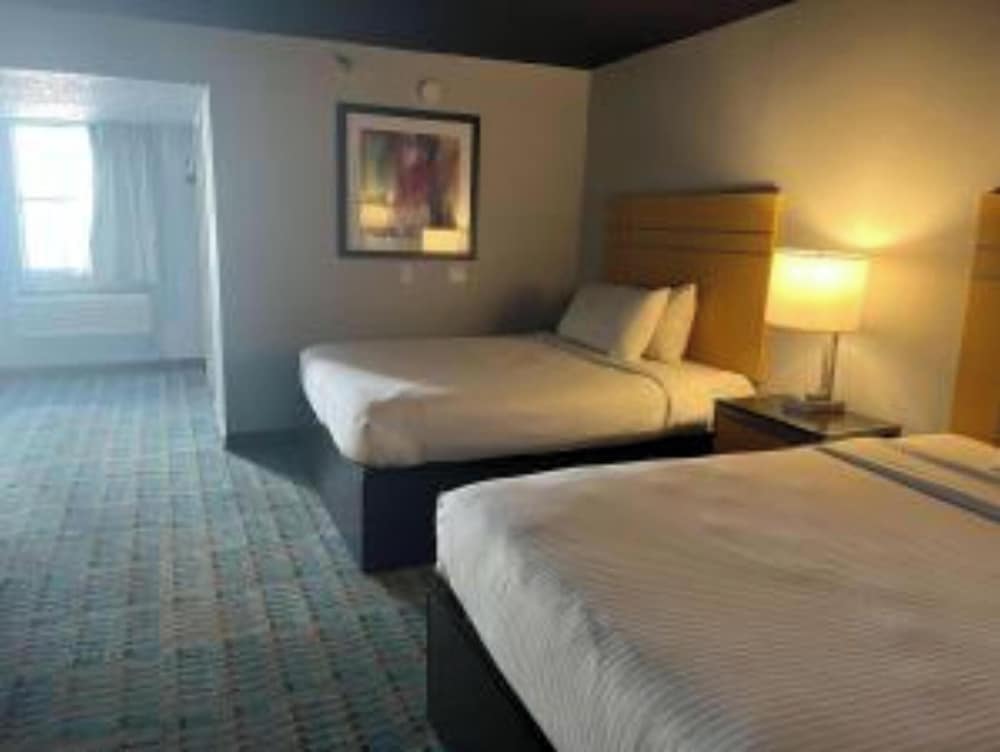 Fifth Season Suites