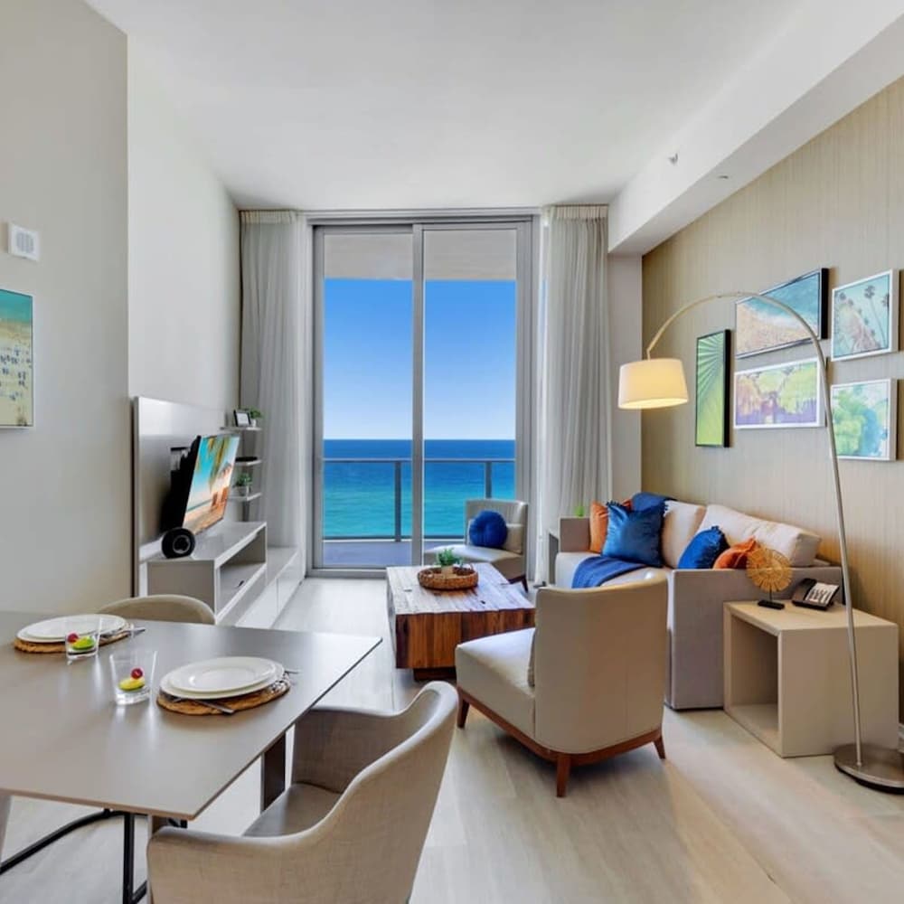 Beachfront Condo Front Oceanview Balcony Pools — фото 3