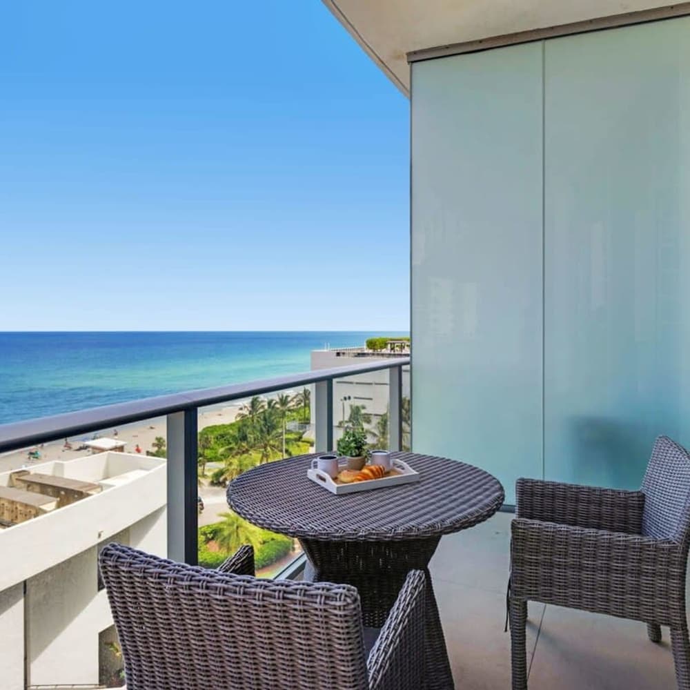Beachfront Condo Front Oceanview Balcony Pools — фото 2