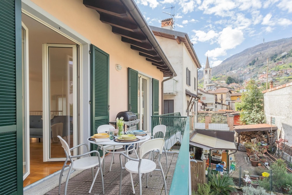 Ponente Balcony in Gravedona