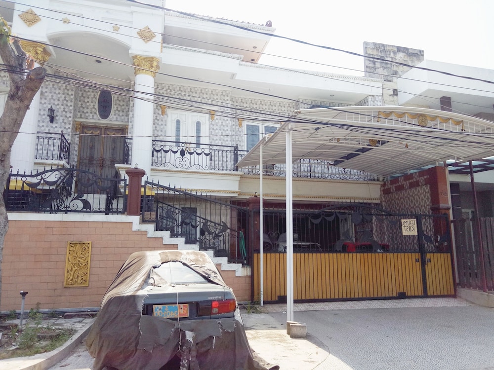 Hotel O Guest House Bu Iin Syariah