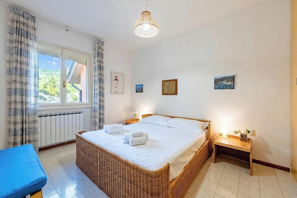 Peaceful Apartment With Terrace In Deiva Marina