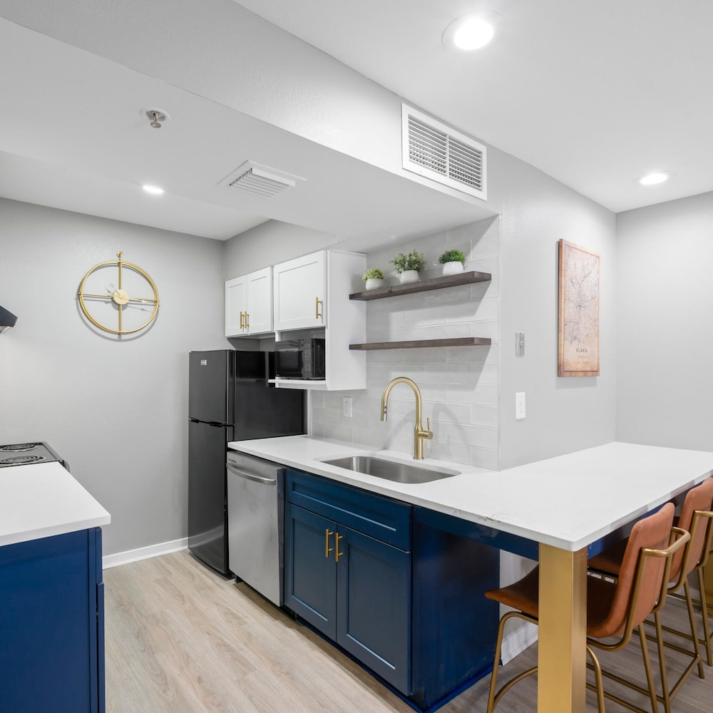 Chic Condo Retreat in Central Buckhead Atlanta