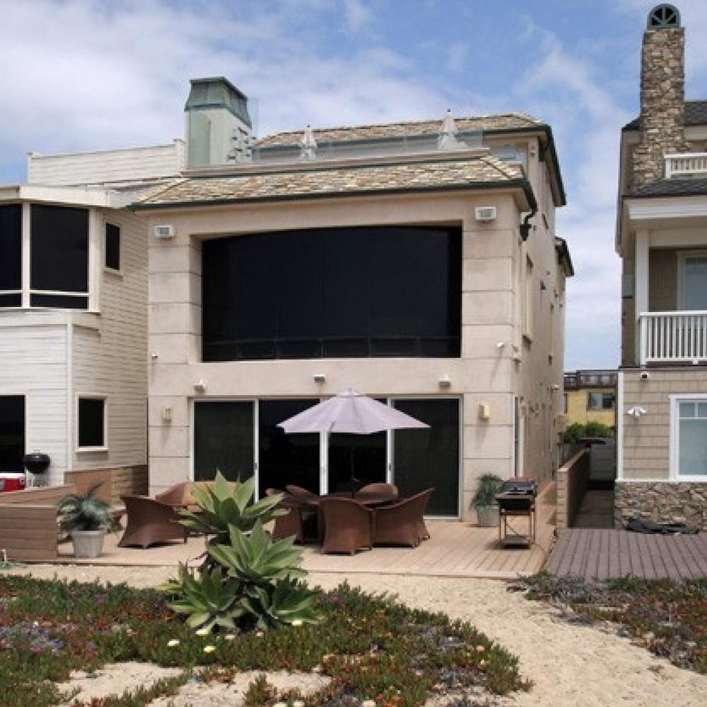 3 Bedroom 2 Bath Beachfront Home — фото 4