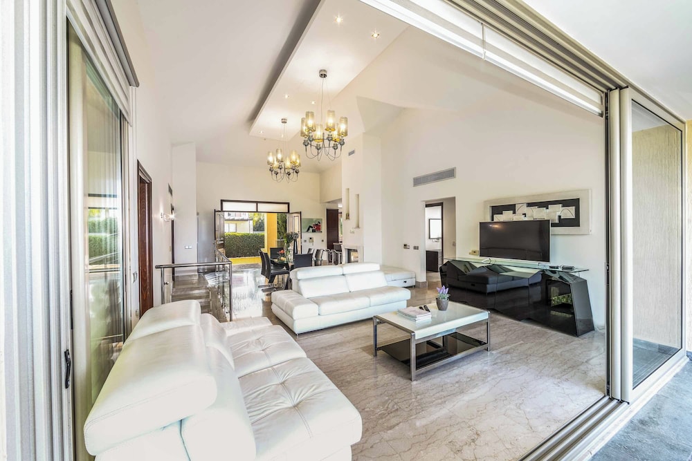 Harmonia Beach Villa — фото 2