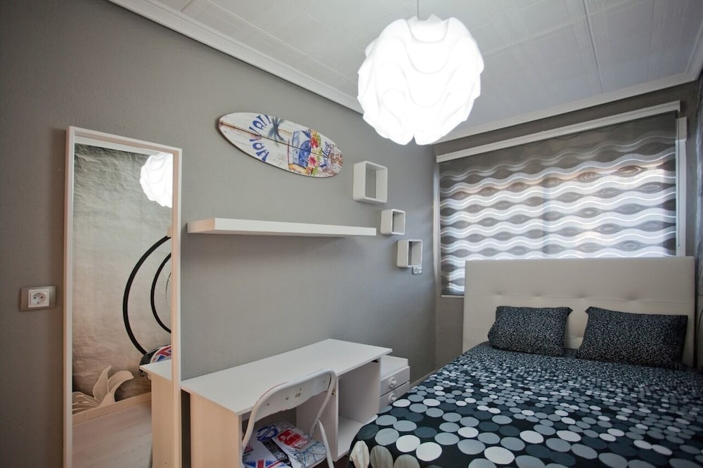 4-bed Sleeps 7, Free Parking — фото 3