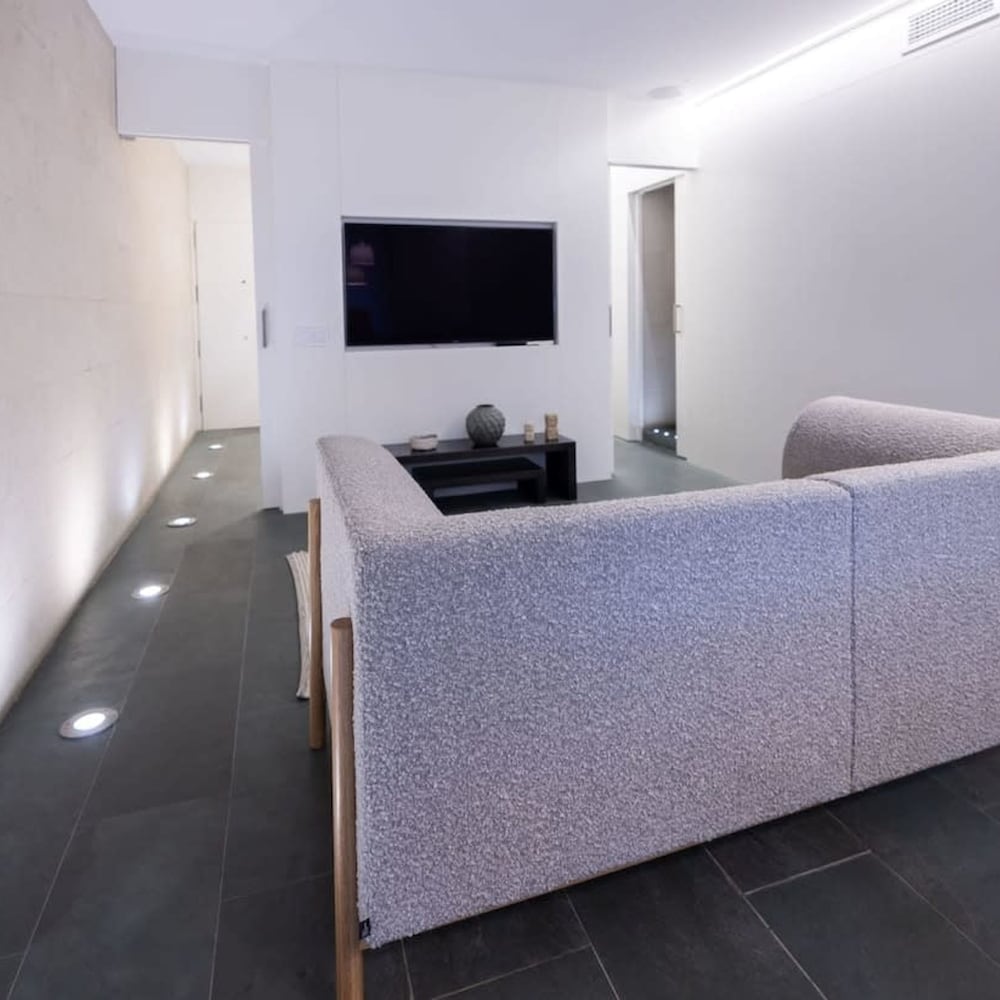 Ampersand - Bright 2-bedroom Apartment — фото 4