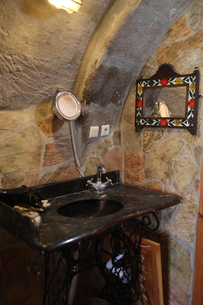 Potamia Cave Suites — фото 5