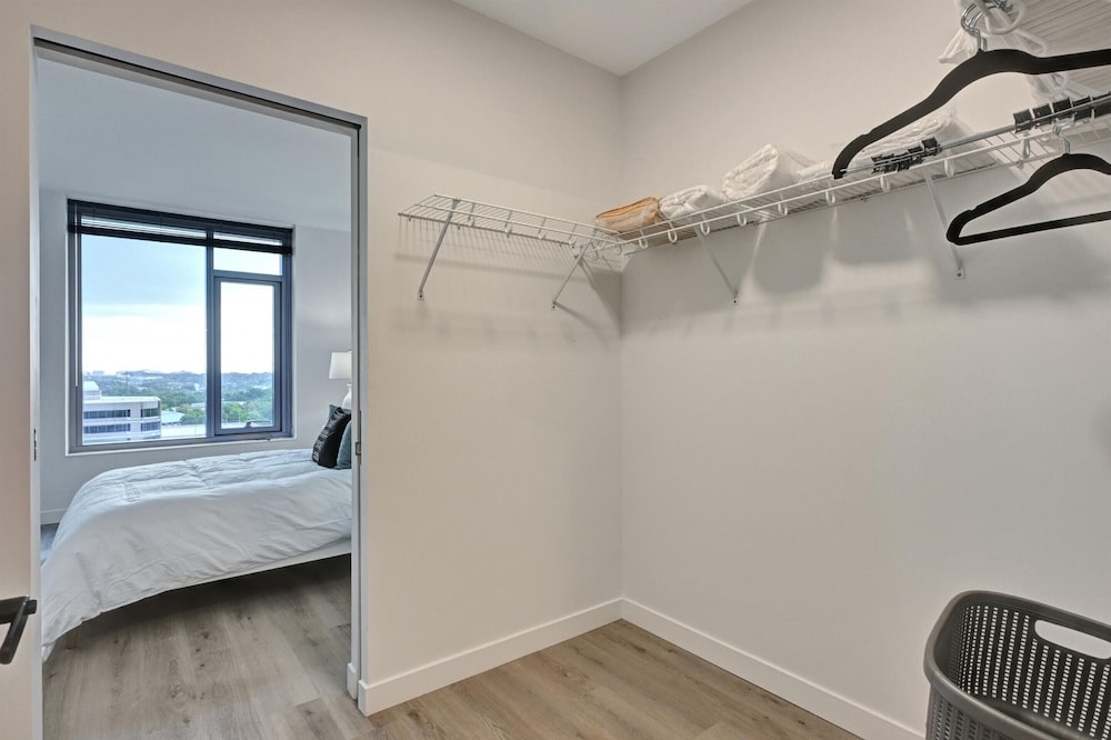 Global Luxury Suites at Town Center