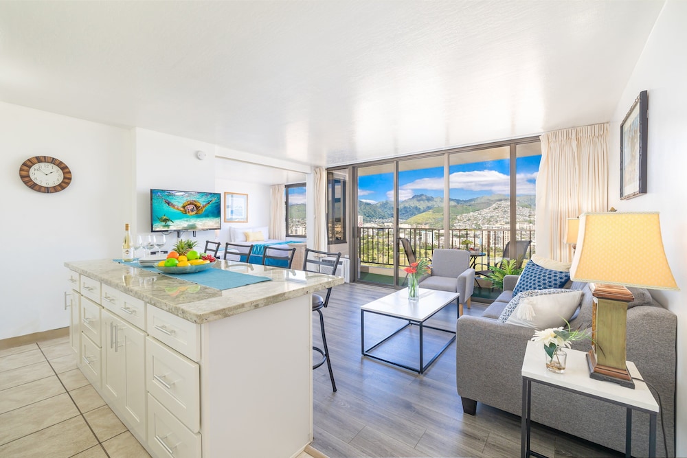 High Floor Mountain View Condo with 2 Beds and Parking