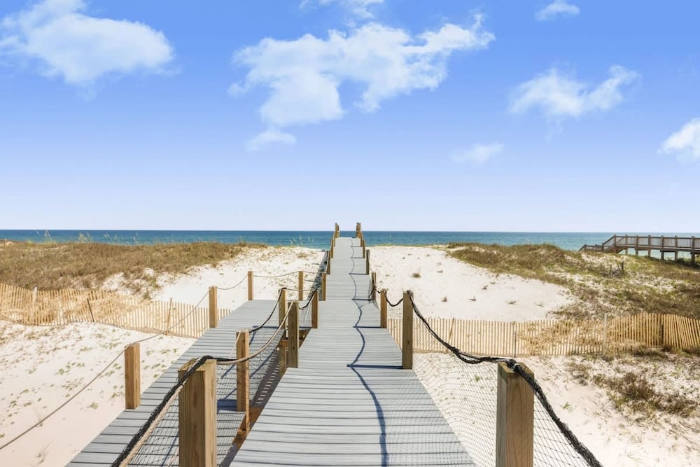 Lagoon Time Beach Home- Elevator Beach Access — фото 4