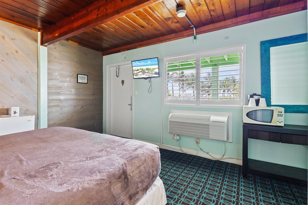 Oceanfront Inn II
