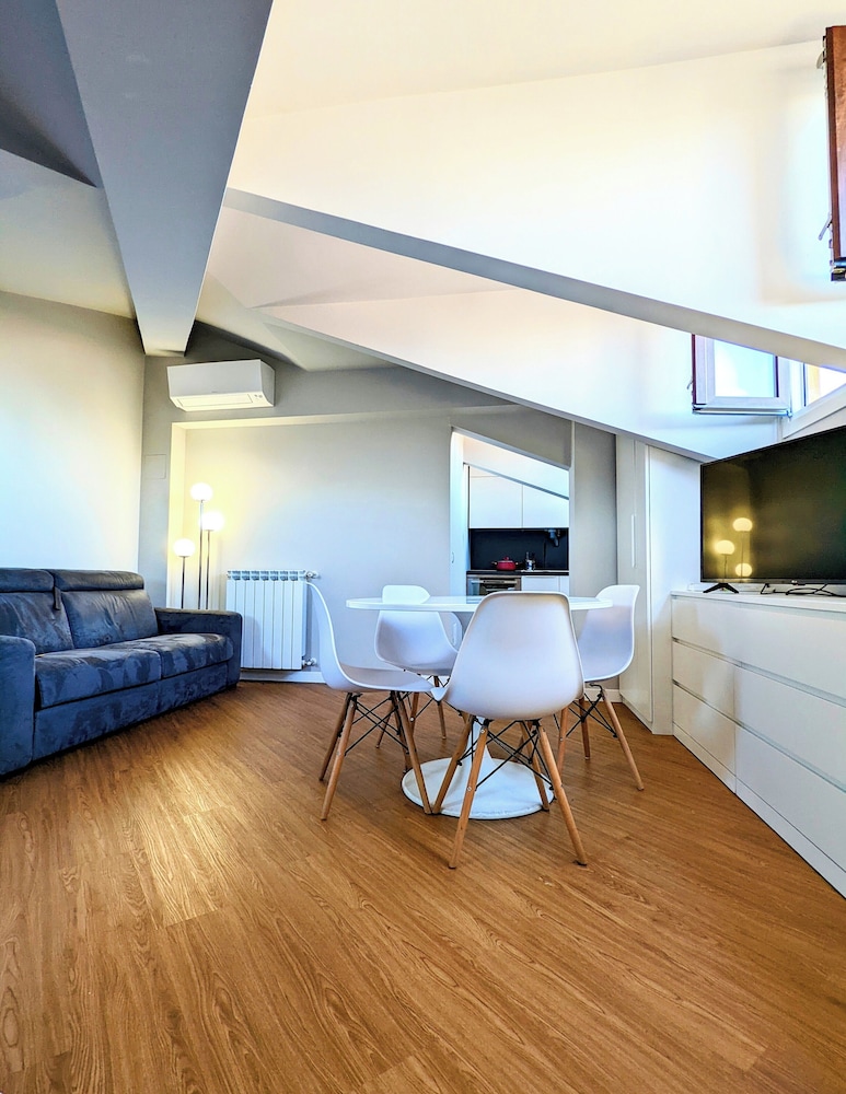 Monza Apartments