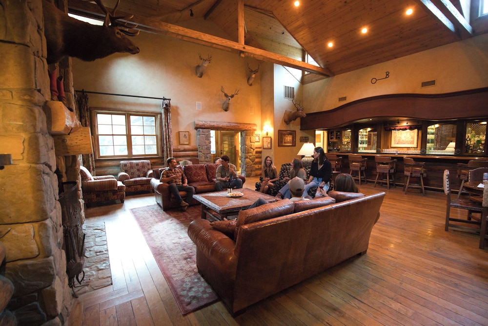 Circle Bar B Guest Ranch — фото 3