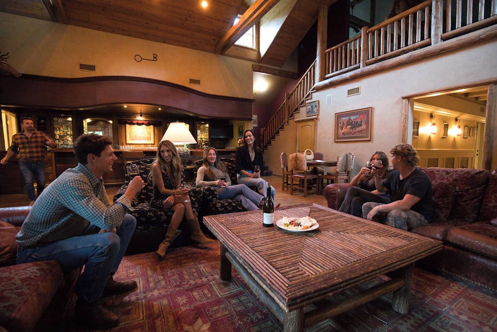 Circle Bar B Guest Ranch — фото 2