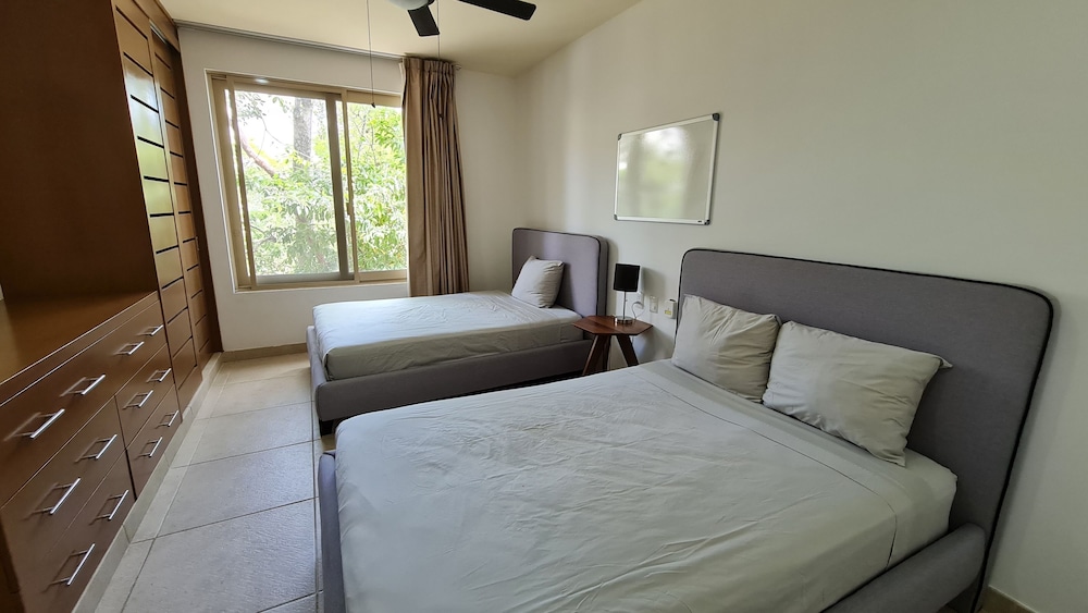Outstanding Duplex Condo with rooftop — фото 4
