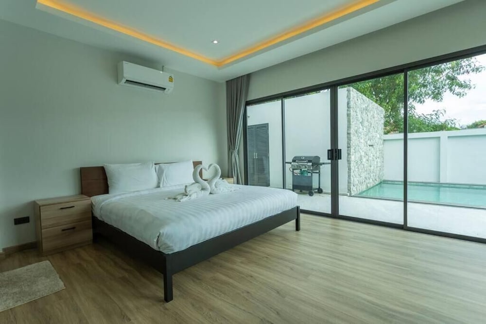 Brand New Luxury Villa Pool Rawai v105