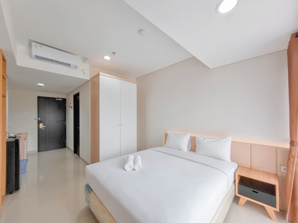 Homey And Relaxing Studio Patraland Amarta Apartment