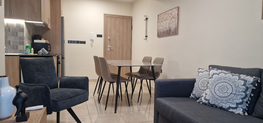 75 Prokymea- Steps From the Sea, Downtown, Balcony — фото 4