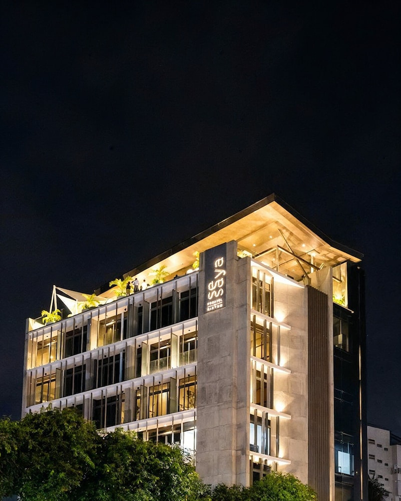 SeSaya Poshtel & Bistro - Colombo's Newest and Finest Poshtel Dorms and Rooms