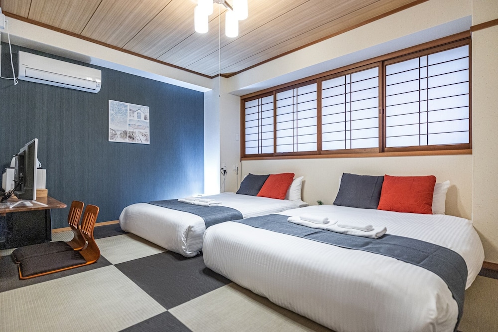 Home Sakaisuji Honmachi