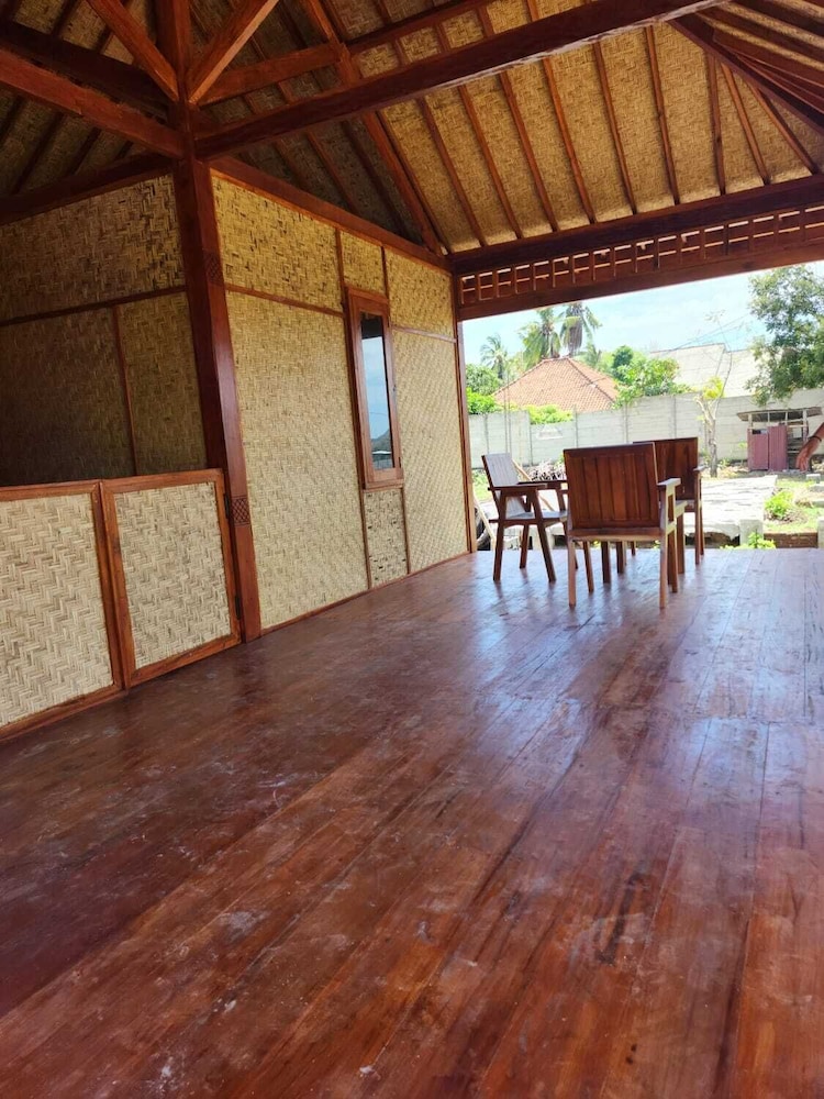 Mio Villa Tomang Omang Lombok