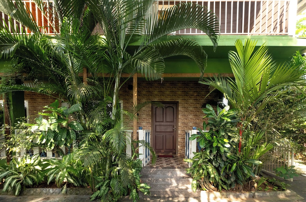 Nasya Beachside Cottages — фото 4