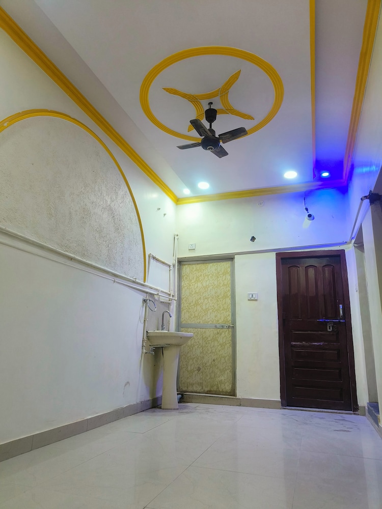 Hotel Dev Kashi — фото 2