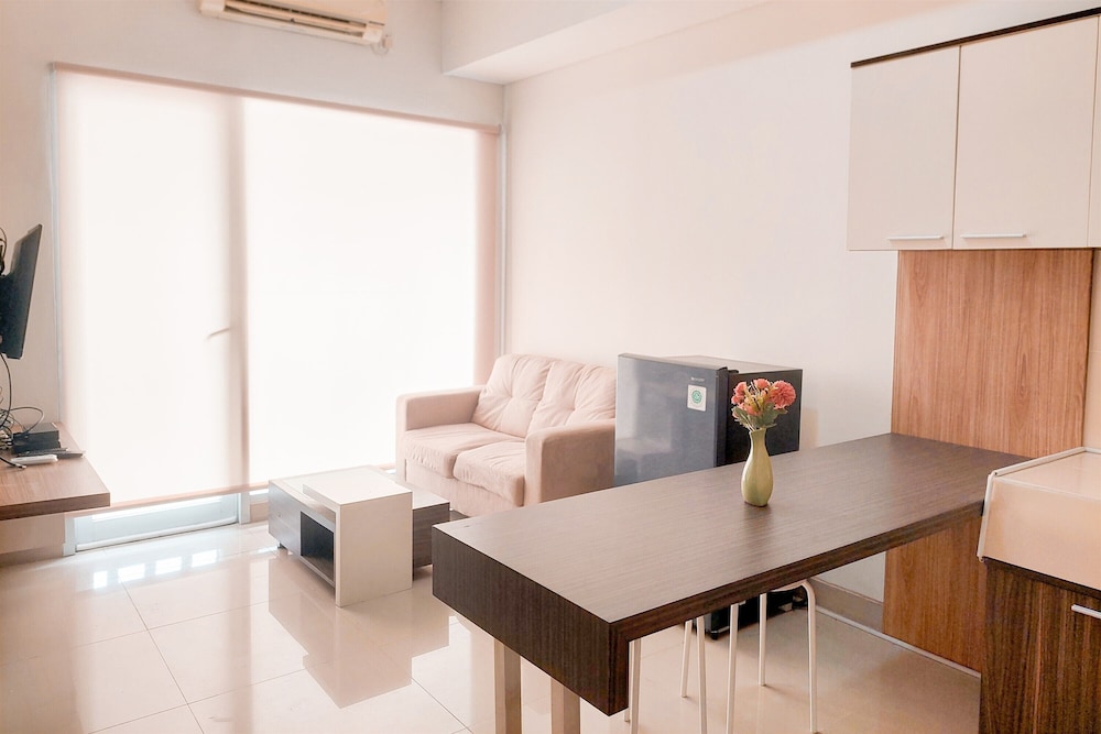 Good Deal And Comfy 1Br Apartment At Paramount Skyline