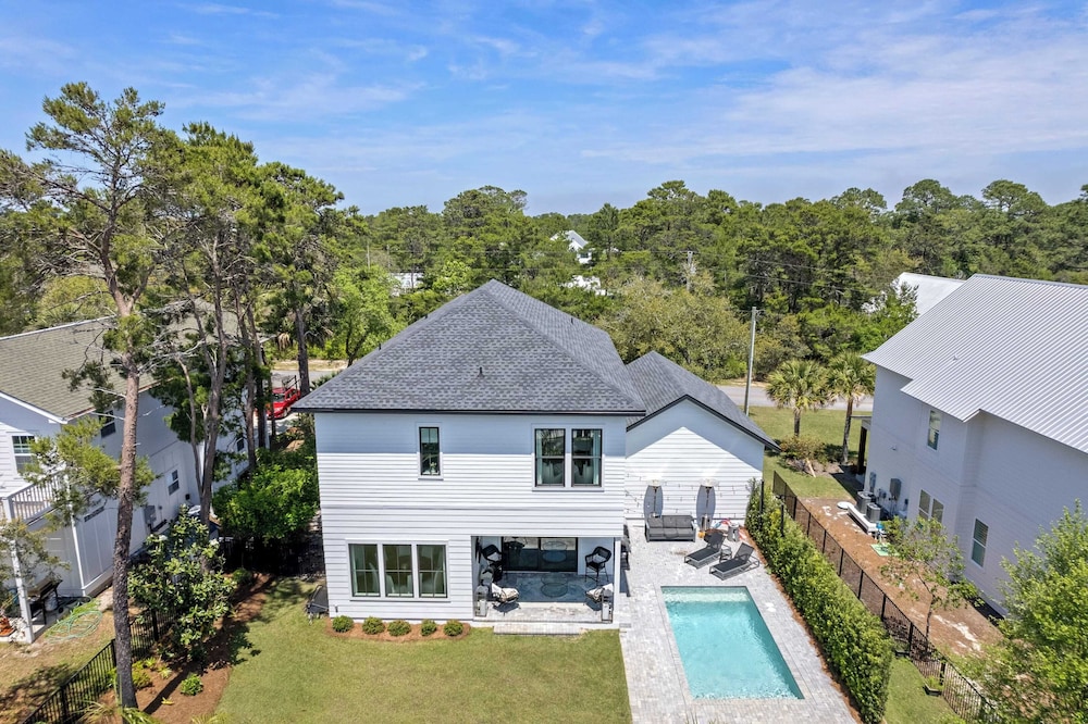 30A Good Vibes by Avantstay Private Pool + Bikes + Golf Cart Beach Access