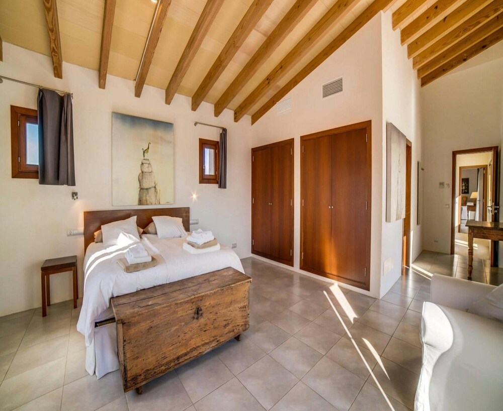 Spacious Villa With Infinity Pool — фото 3