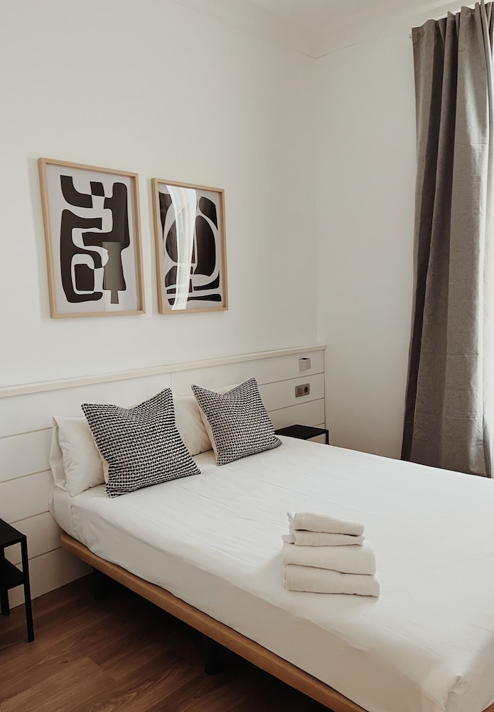 Apartamentos Express by gaiarooms — фото 4
