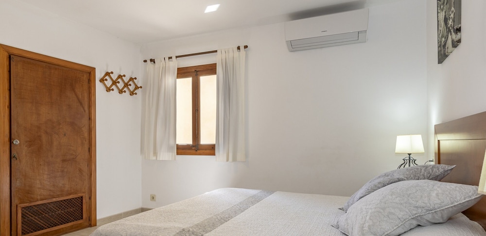 Spacious Villa With Garden — фото 3
