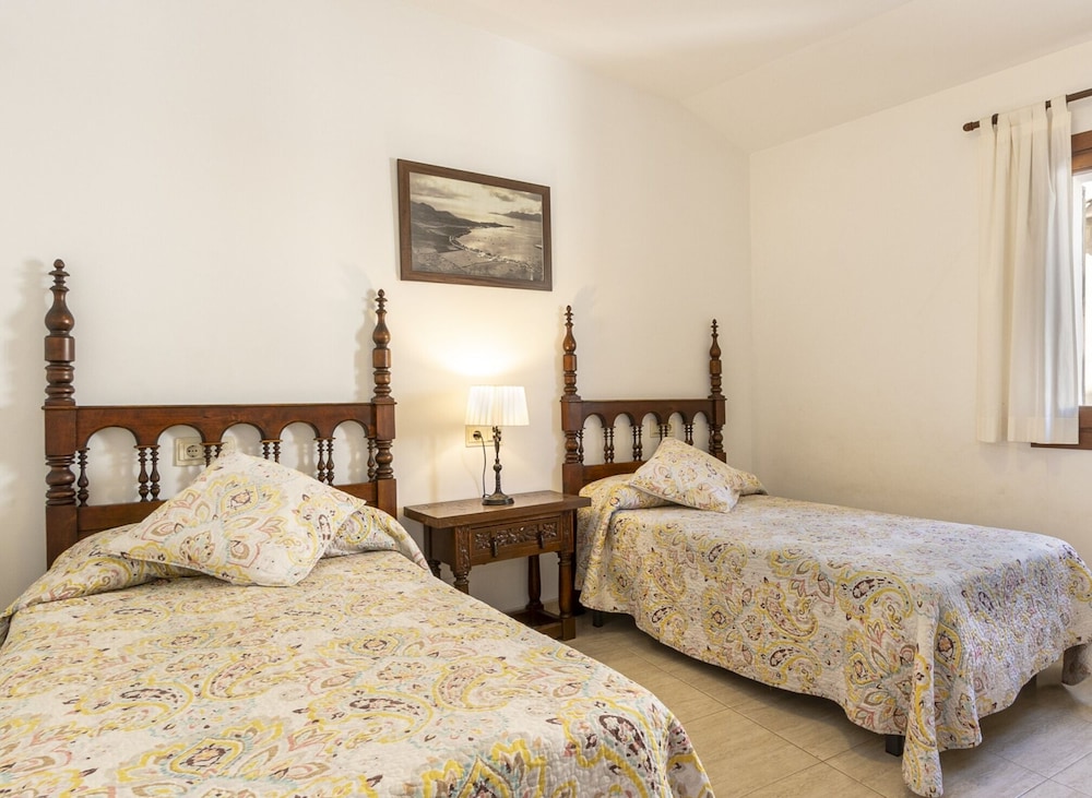 Spacious Villa With Garden — фото 5