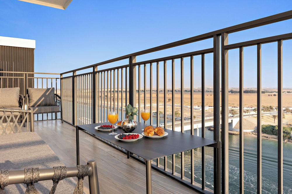 Desert Key - Perfectly Located Yas Island Premier Apts