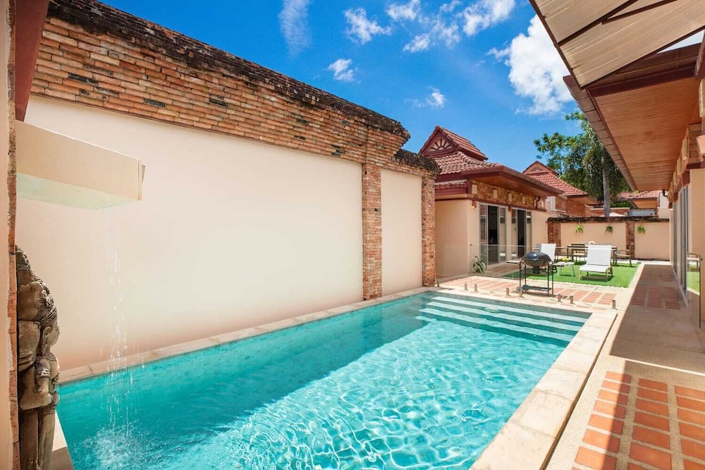 Balinese 3BR Pool Villa Freya in Rawai