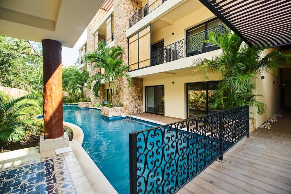 Premium Condo With Terrace Pool View — фото 5