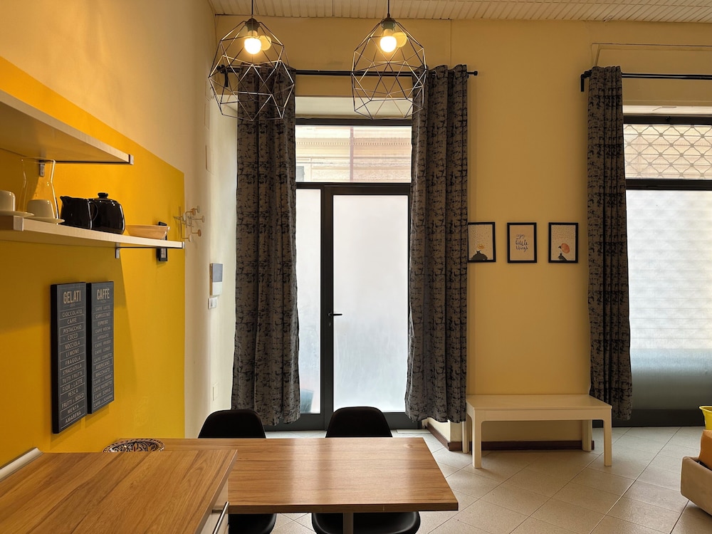 Station Apartment West